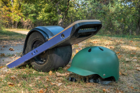 One-wheeled skateboard